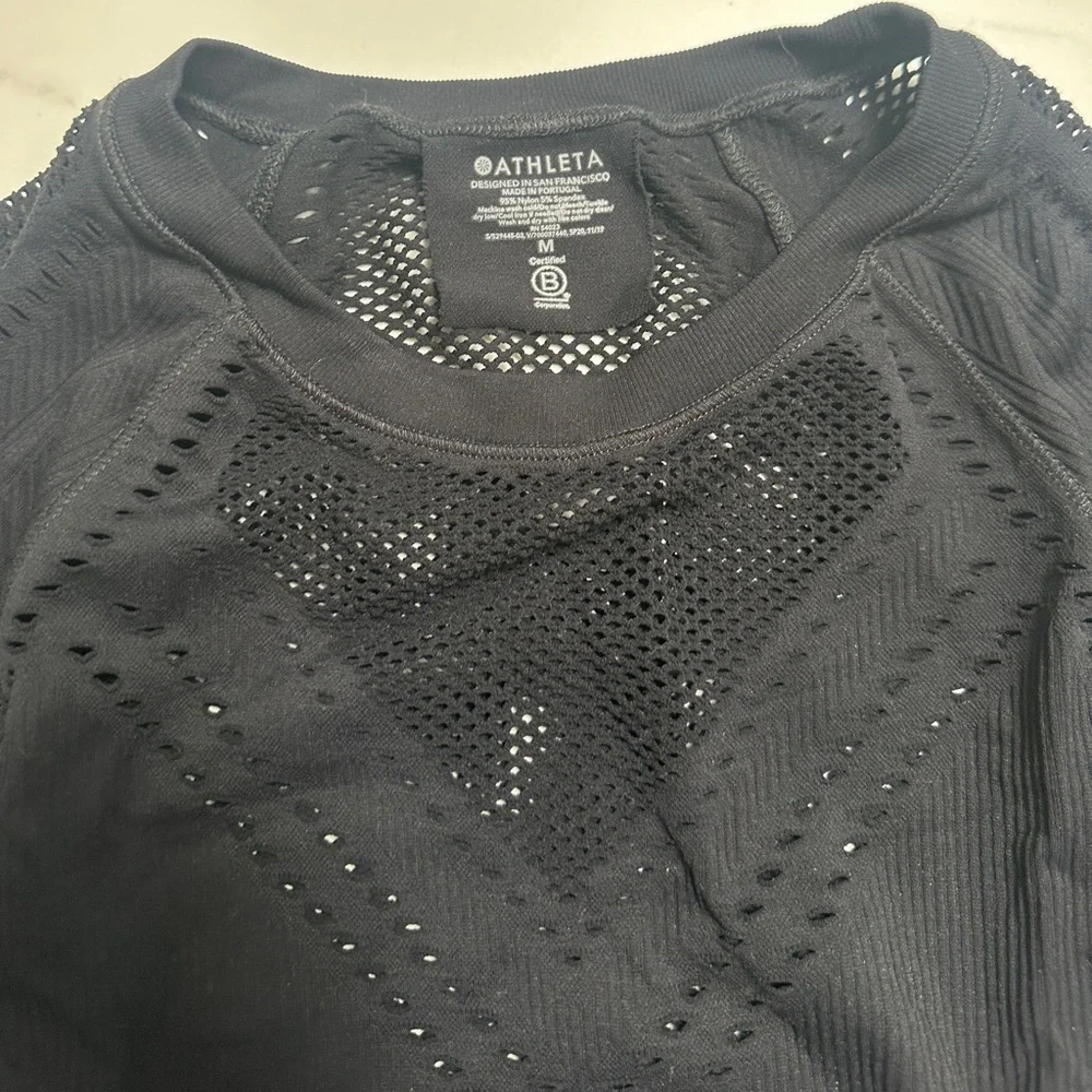 ATHLETA package (will not seperate)
Size Medium - Picture 4 of 6